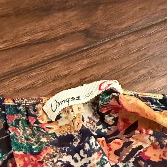 Women’s Blouse Bundle - Picture 4 of 4